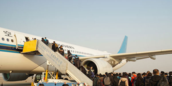 飛機(jī)登機(jī)過橋